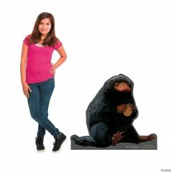 The Crimes of Grindelwald Niffler Life-Size Cardboard Stand-Up -Halloween sale2022 the crimes of grindelwald niffler life size cardboard stand up13847270 a02